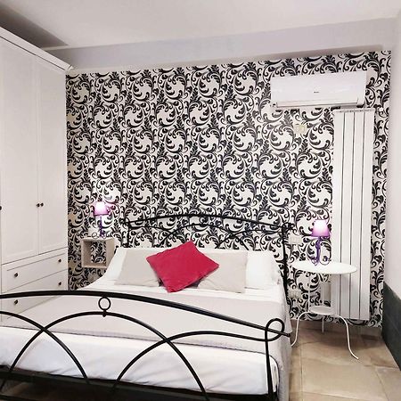 נטונו Sweet Home & Wellness Luxury Apartment מראה חיצוני תמונה
