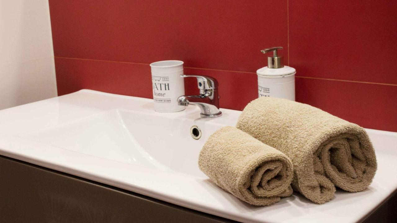 נטונו Sweet Home & Wellness Luxury Apartment מראה חיצוני תמונה