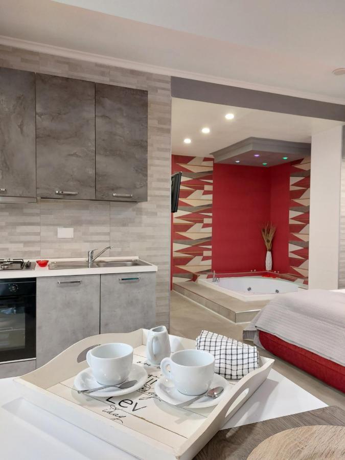 נטונו Sweet Home & Wellness Luxury Apartment מראה חיצוני תמונה