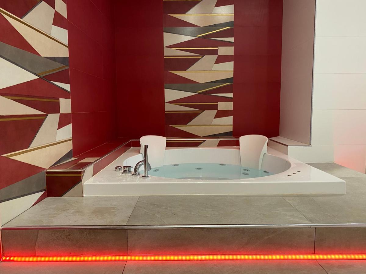 נטונו Sweet Home & Wellness Luxury Apartment מראה חיצוני תמונה
