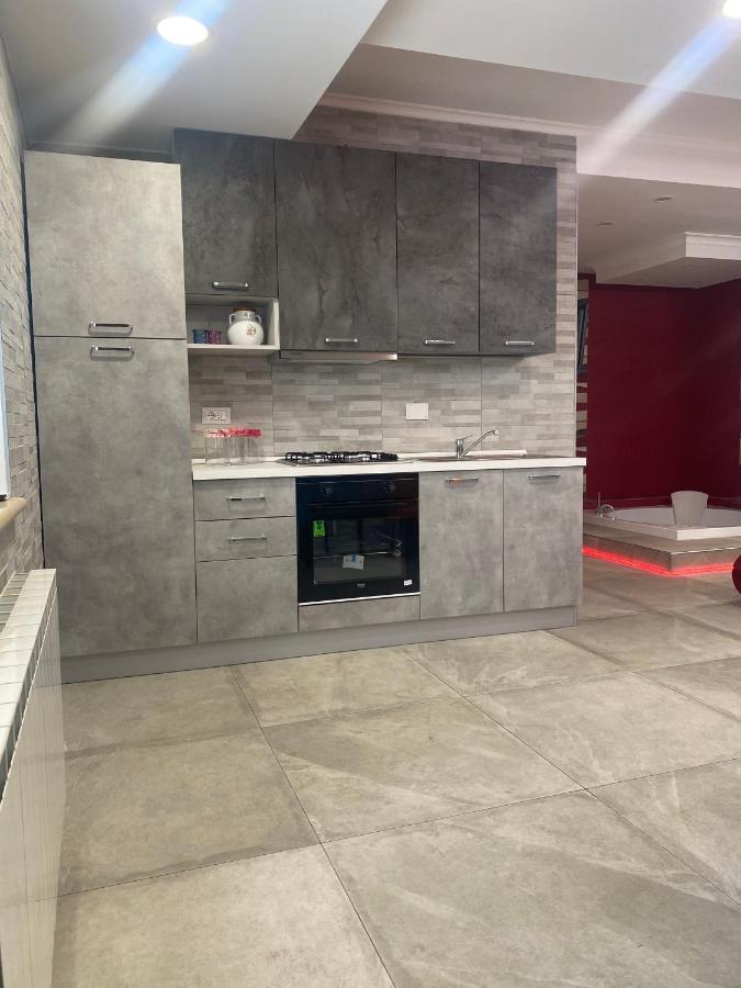 נטונו Sweet Home & Wellness Luxury Apartment מראה חיצוני תמונה